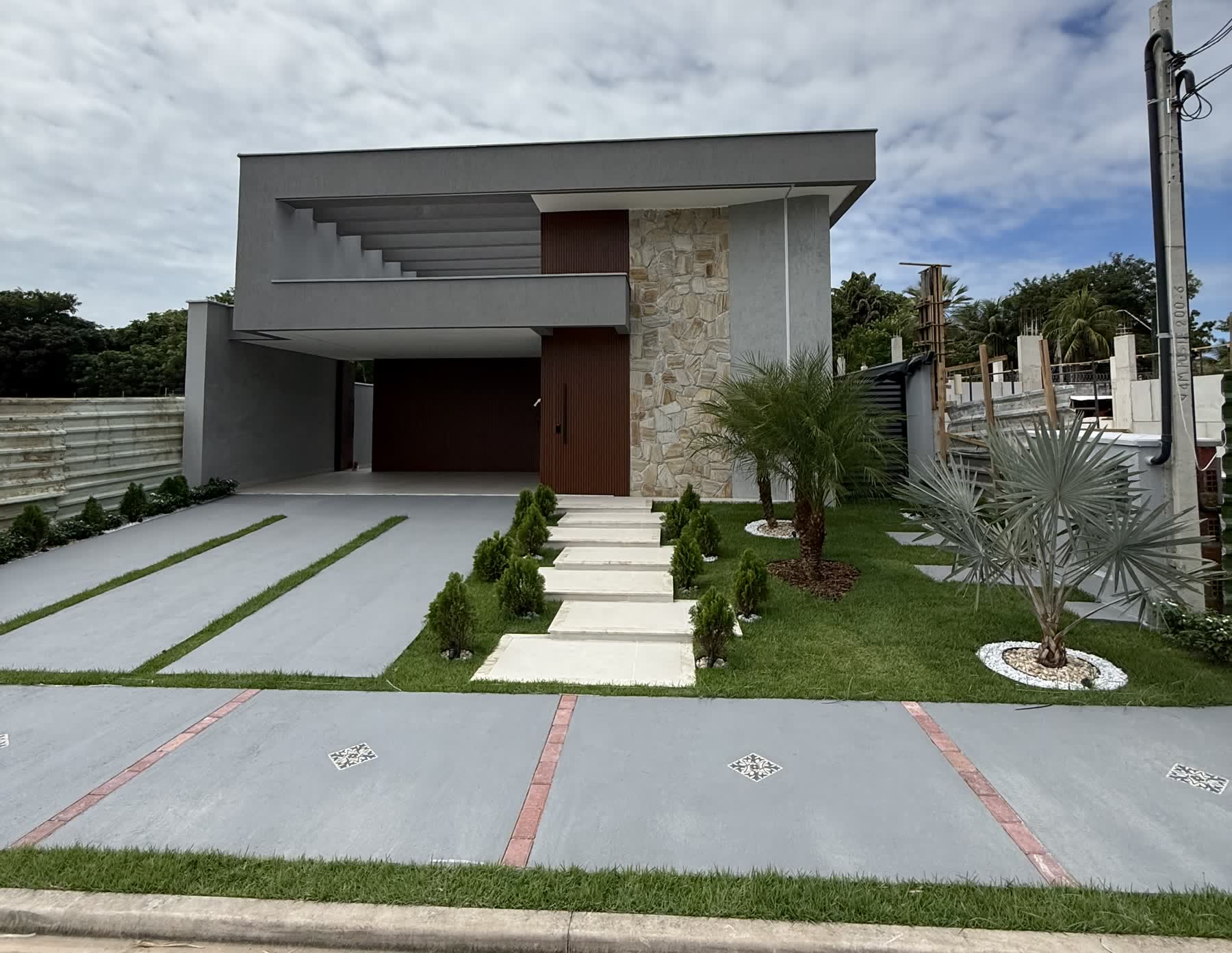 Casa entregue pela WSV, vista da rua